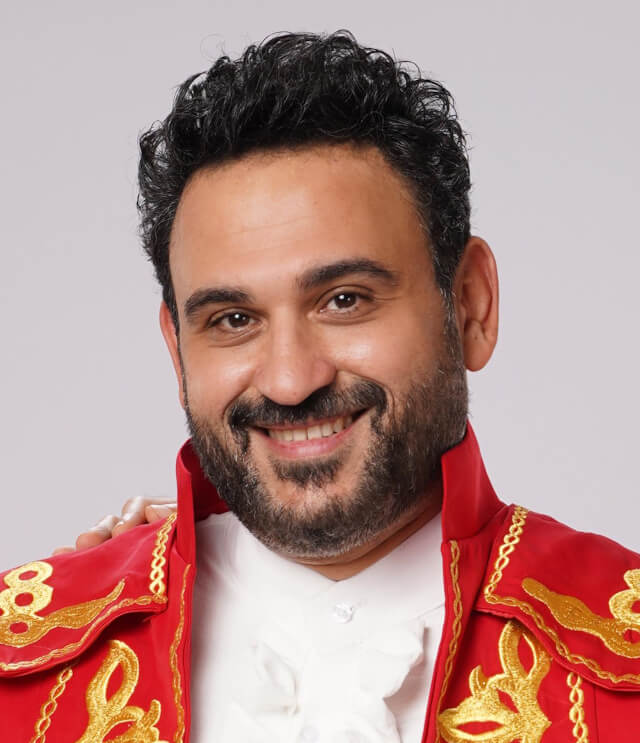 أكرم حسني